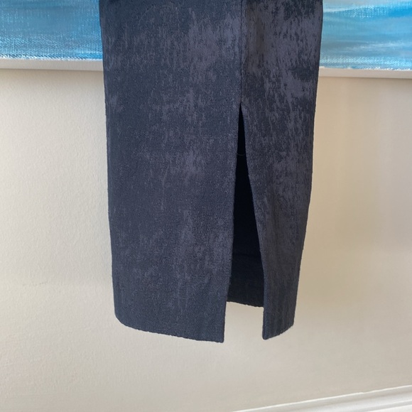 Textured Ankle Slit Black Pants - Picture 4 of 8